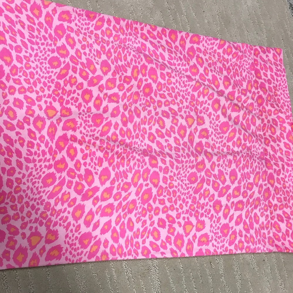 Pink leopard pillowcase